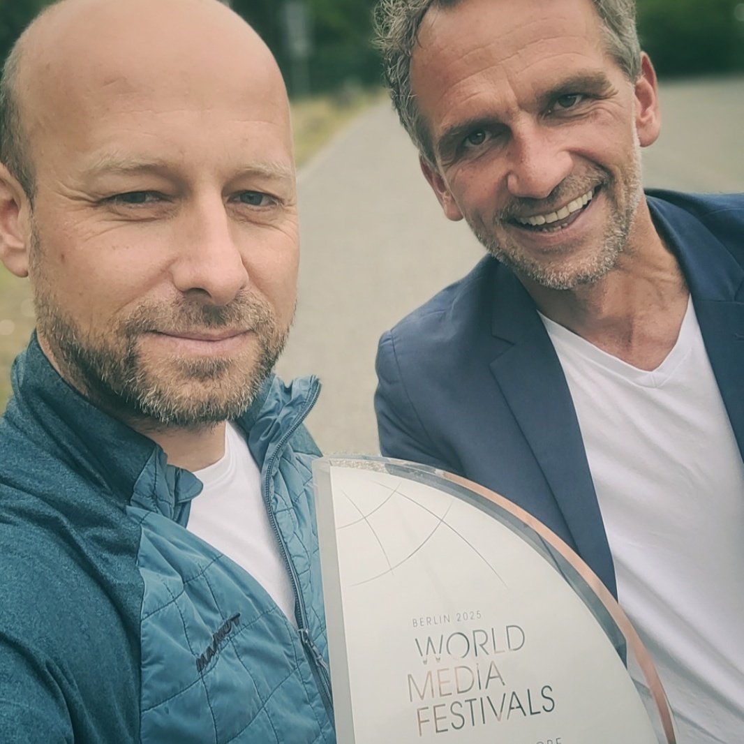 »DER TOD IST EIN ARSCHLOCH« gewinnt bei den World Media Festivals Berlin 2025